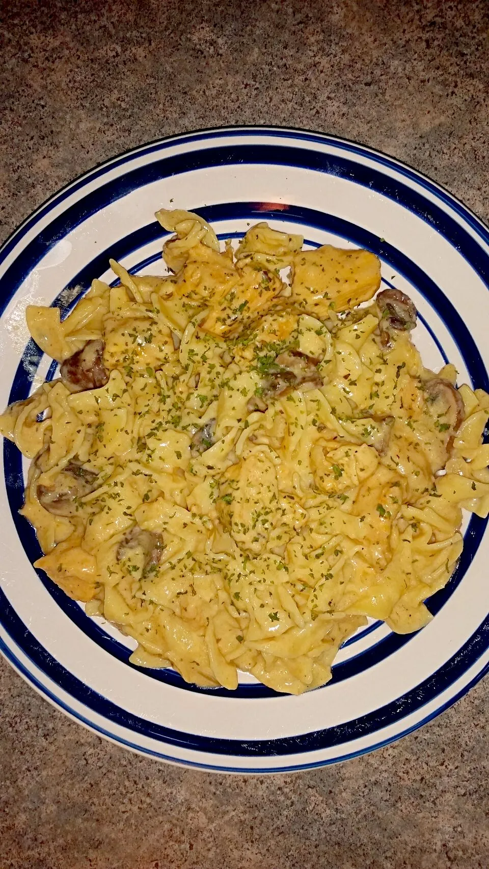 Chicken and mushroom in n Asiago cream sauce|Geralde Neretteさん