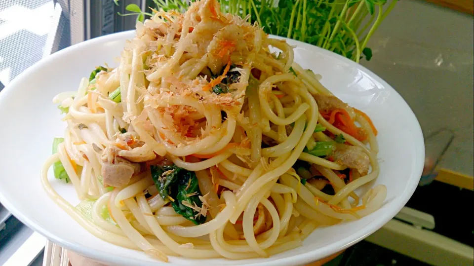 バター醤油で三田の手延べ素麺炒め。|やよさん