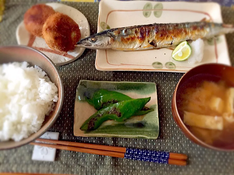 Snapdishの料理写真:今日のお昼は秋刀魚定食|ほのほのさん