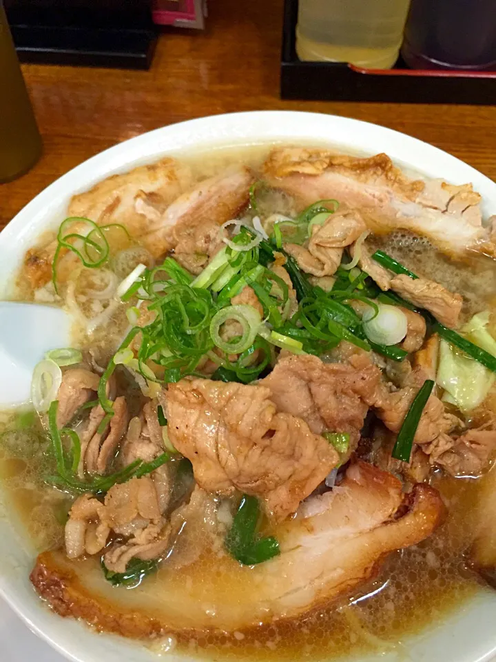 Snapdishの料理写真:焼豚ラーメン|chendra prasetioさん