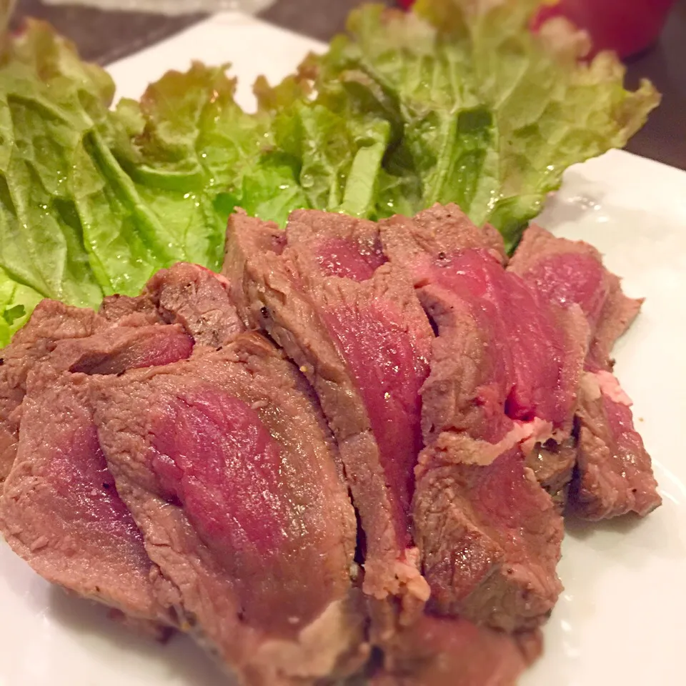 牛もも肉。141日の熟成肉食べました。噛み応えあるぅー！|リュカさん