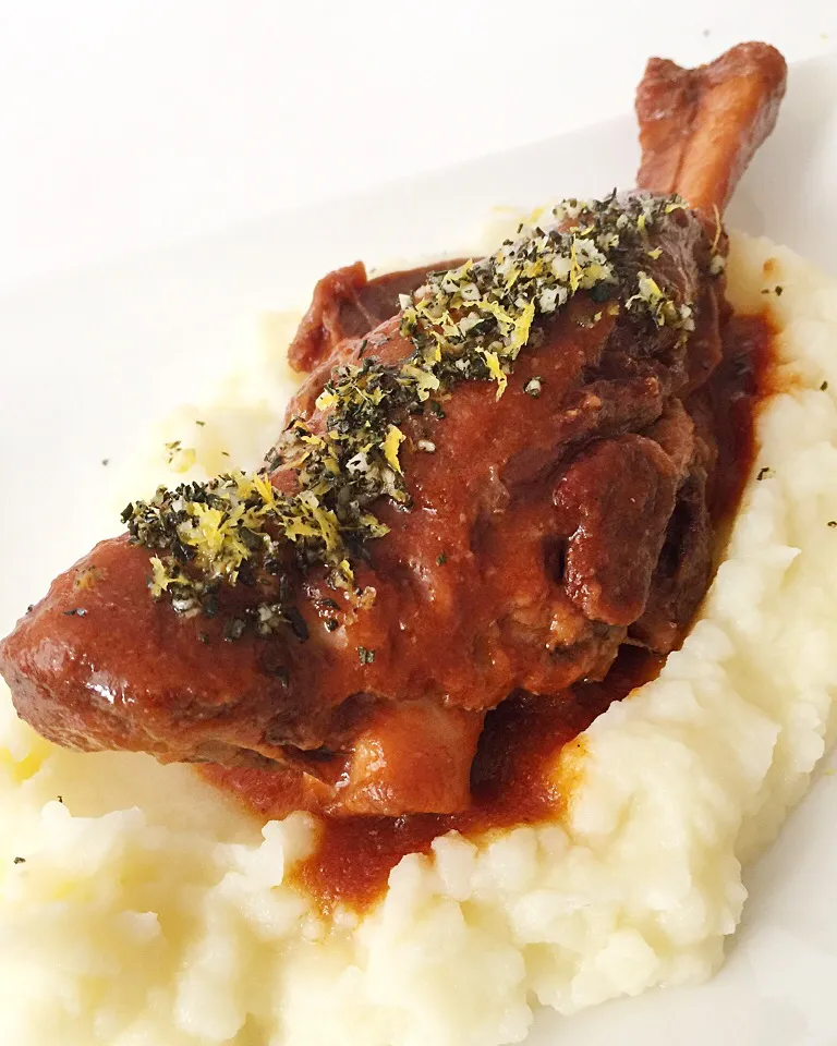 Slow cooked lamb shanks with rosemary & lemon gremolata|12Dragonさん