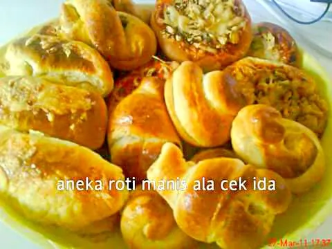 Homemade Kind of Bread while I was at Netherland. I alway make these breads...my children  and husband for lunch|faridah trianaさん