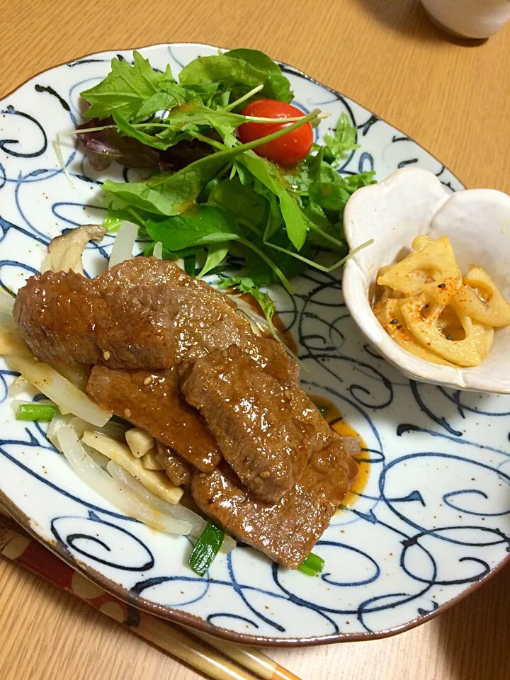 母が持たせてくれたお肉で焼肉プレート🐮|acoyaさん