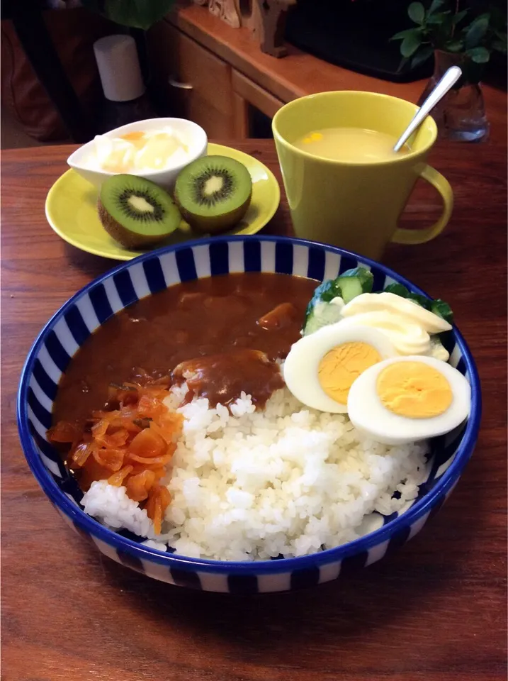 レトルトカレーでカレーライス、コーンスープ、キウイ&蜂蜜ヨーグルト 2015.9.26|キラ姫さん