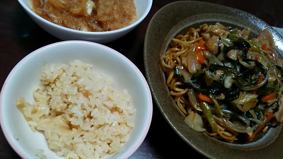 赤いきつねご飯とソースあんかけ焼きそば #赤いきつね #焼きそば #ニラ|mayさん