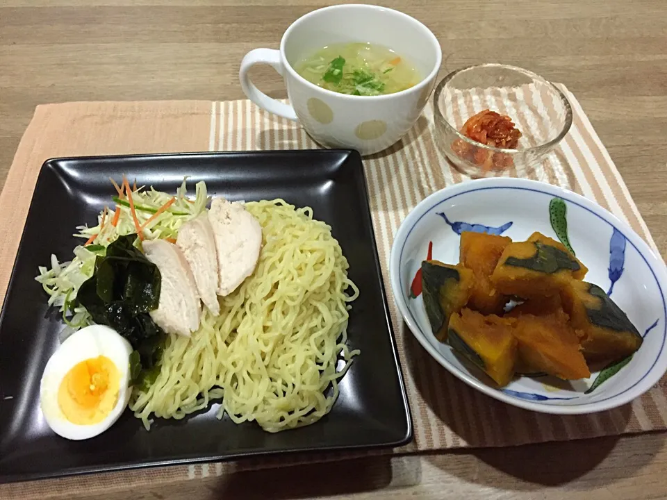 Snapdishの料理写真:ラーメンサラダ・かぼちゃ煮・キムチ・白菜の中華とろみスープ|まーままさん