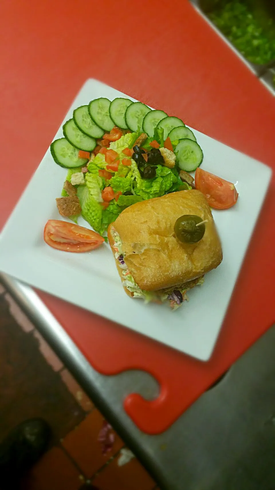 pulled pork sandwich w/ house salad|alex mayburyさん