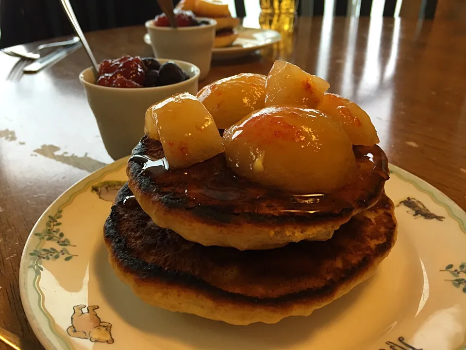 Snapdishの料理写真:プラムのホットケーキ|さんだーさん