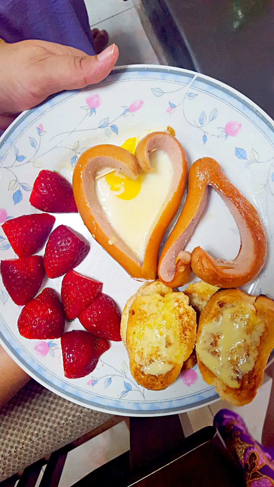 breakfast is served!|Sonia Shinderjeet Kaur Massonさん