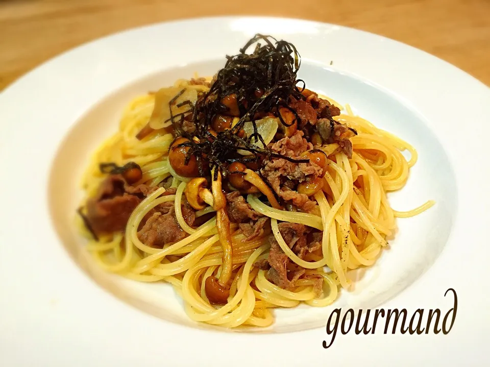 牛肉となめこの和風パスタ🍝|プーティさん