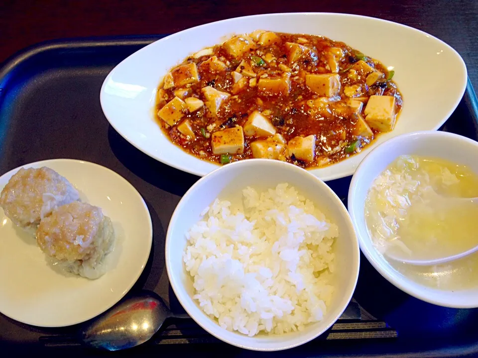 Snapdishの料理写真:麻婆豆腐定食1,050円也|秋山知隆さん