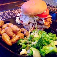 Southern fried chicken sandwich topped with slaw and homemade bbq sauce, roasted rosemary fingerlings and steamed broccoli|Steven Hさん