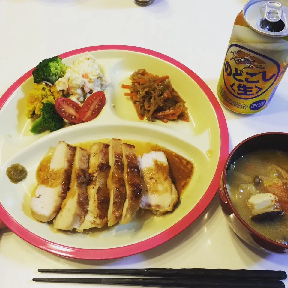 Snapdishの料理写真:鶏胸肉のステーキ♡9/27|ちび太さん