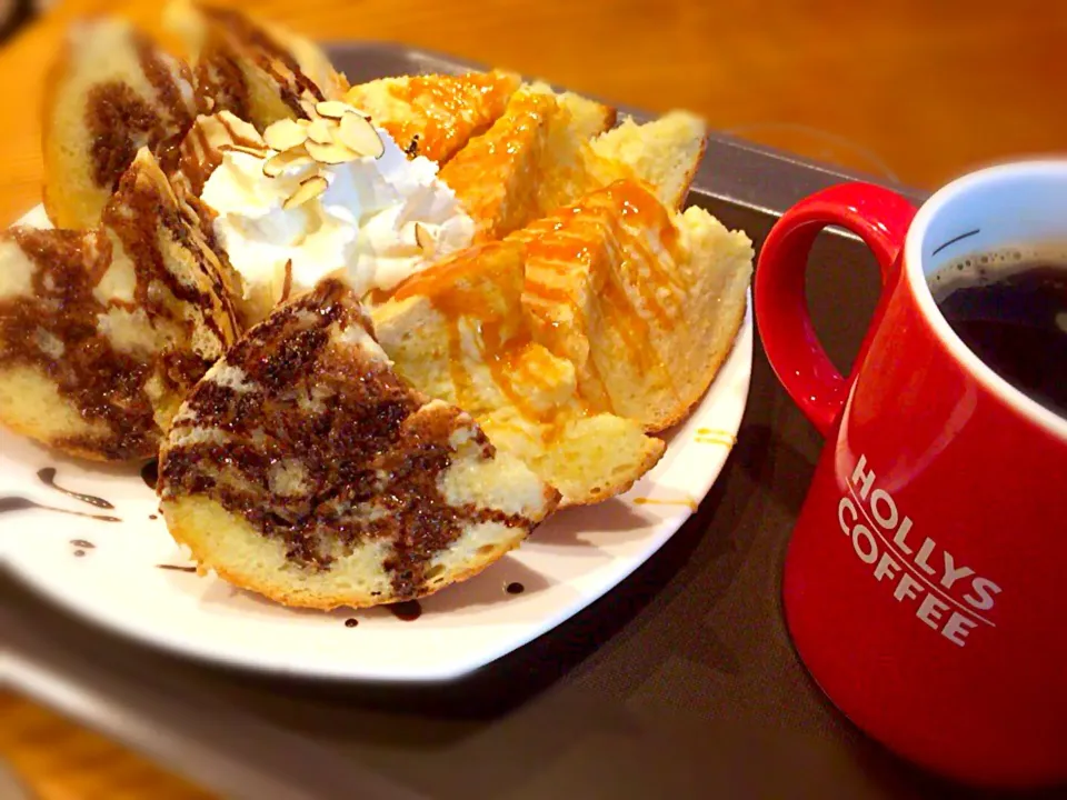 ★チョコレートキャラメルバケットボール？とコーヒー😋そろそろ甘いもの補充😁🎶@HOLLYS COFFEE 釜山|しんやさん