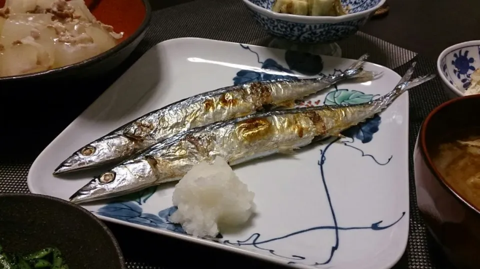 秋刀魚の塩焼き
冬瓜の炊いたの
いんげんのごま和え
焼きナス
煎り銀杏|akemi🐝さん