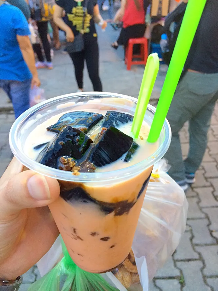 Thai Milk Tea w/ Herbal Jelly|willklhさん