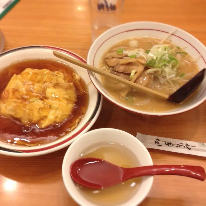 餃子の王将で天津飯とラーメン|美也子さん