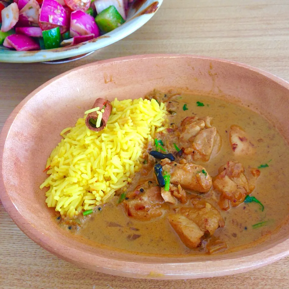 Snapdishの料理写真:ケララチキンカレー 🍛Kerala chicken-curry  見かけによらず超スパイシー😆|kctreeさん