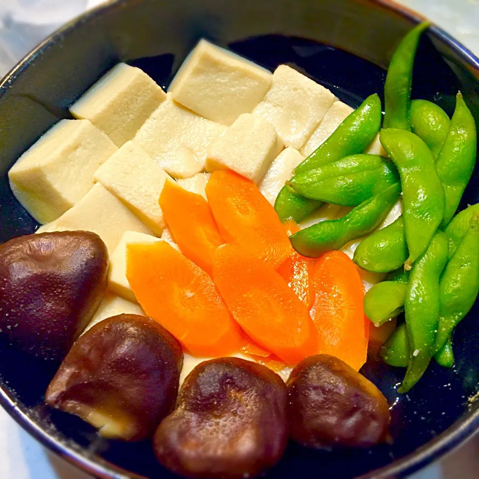 10分で食卓へ。
レンジでできるクイック高野豆腐の煮物|りんりんさん