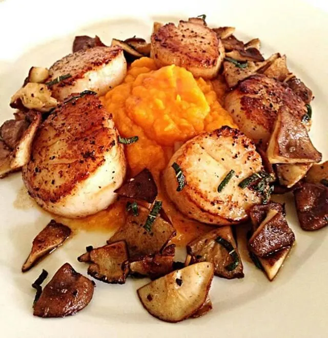 scallops shiitake mushrooms butter nut squash puree|CHUENCHAIさん