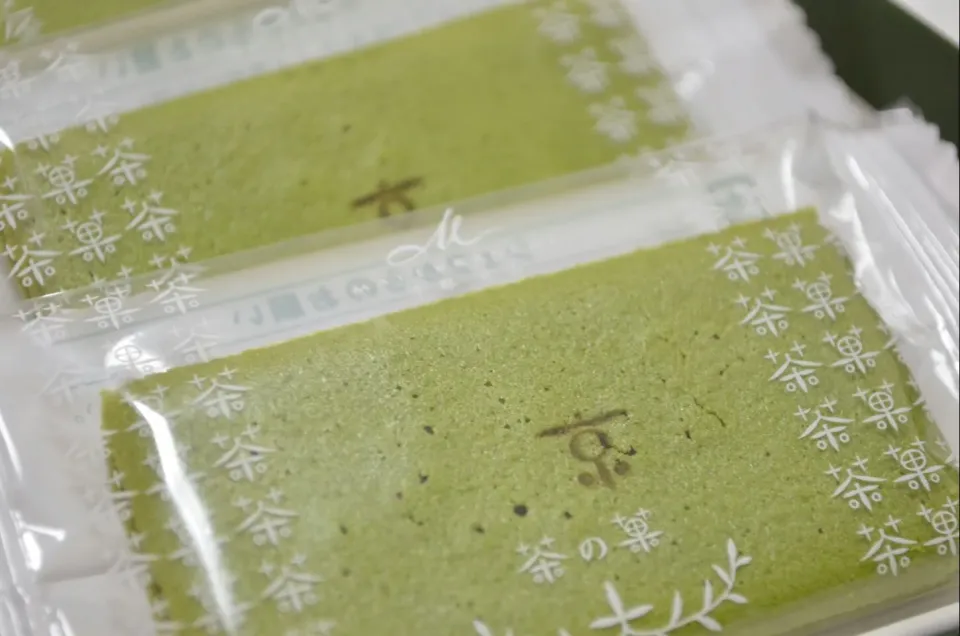 京都マールブランシュ お濃茶ラングドシャ 茶の菓(๑>؂<๑)|マカロンさん