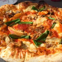 Pulled pork, grilled peach, bbq pizza|Owen Wolfertzさん