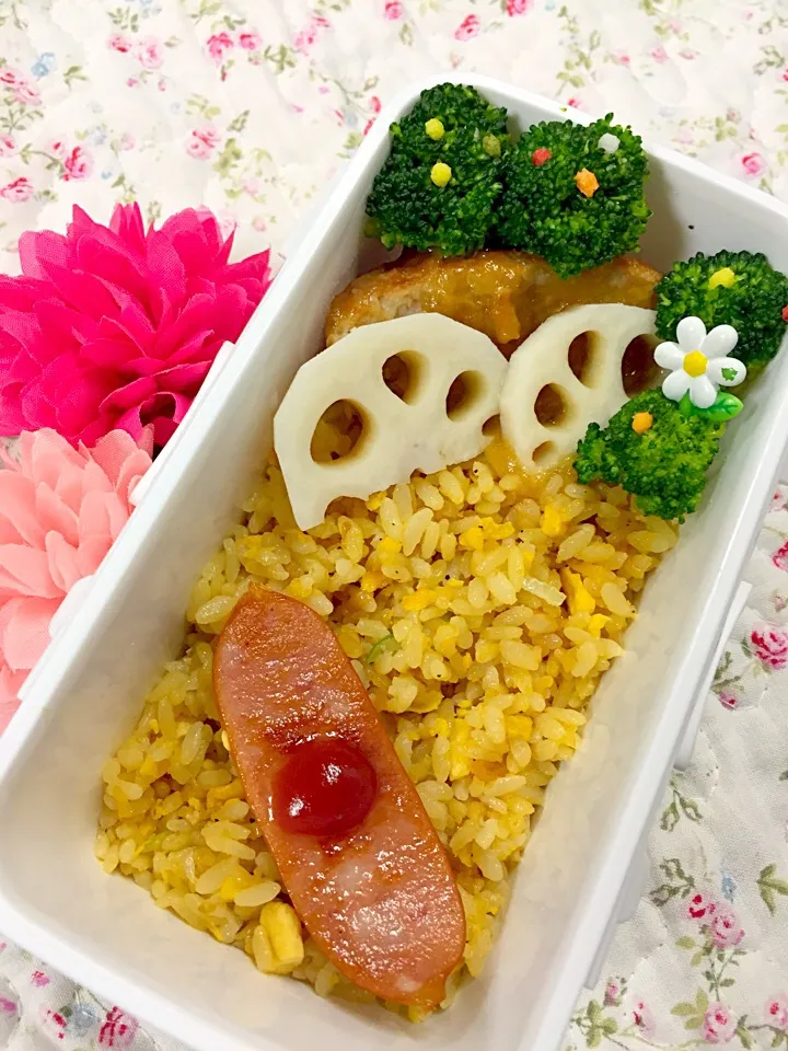 本日はハンバーグとチキンラーメンチャーハン弁当デス☆|くるみるくさん