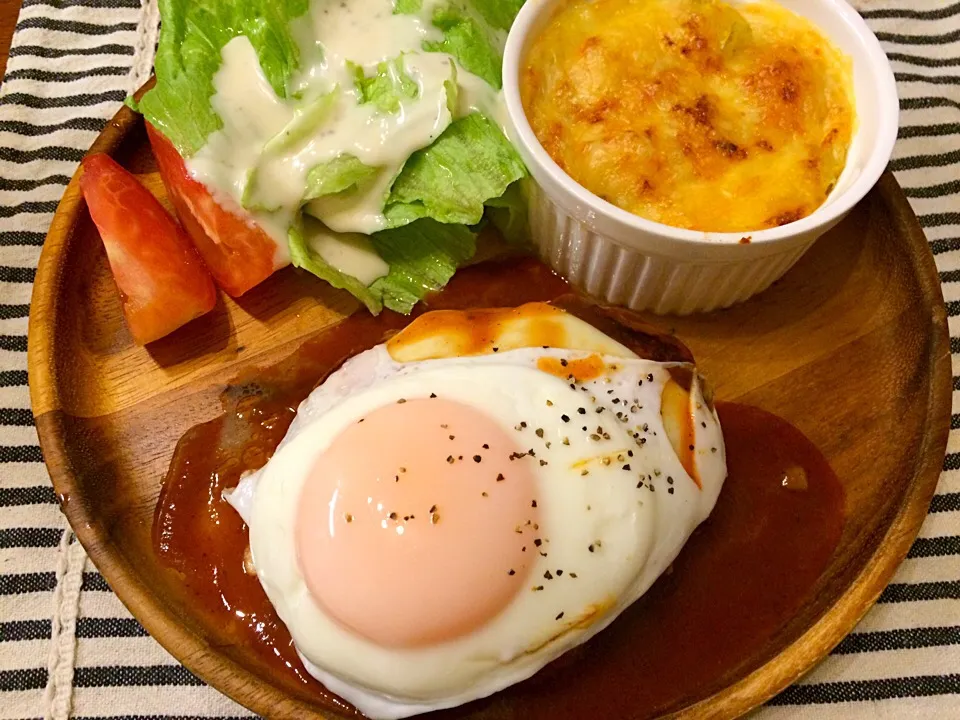 お月見豆腐ハンバーグ さつまいものグラタン|haseseさん