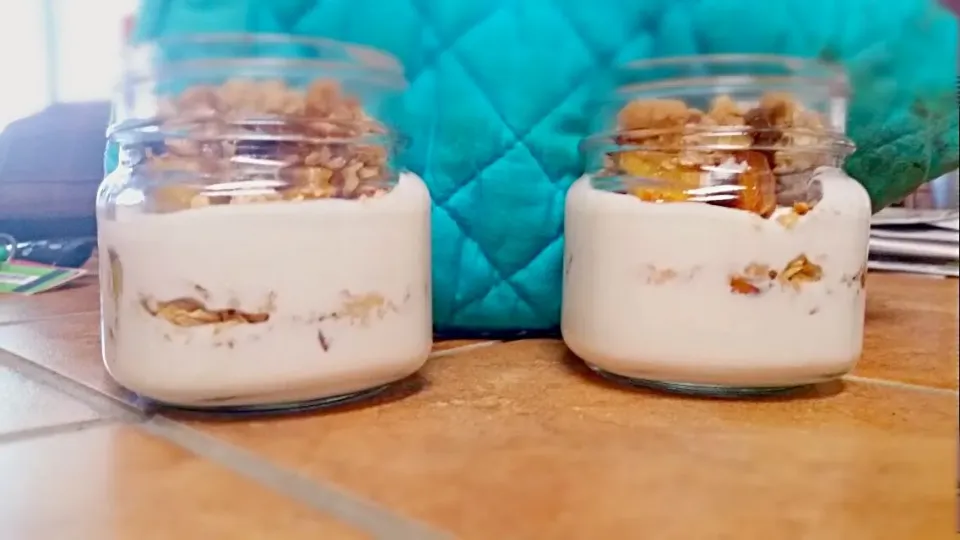 #roastedpeaches #greekyogurt #parfait|Lanie Stansburyさん