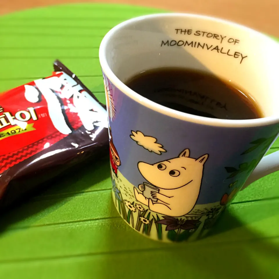 朝コーヒー☕️とチョコパイ😋|しんやさん