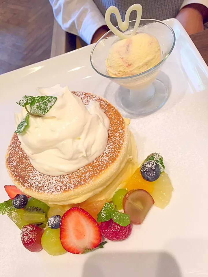 Snapdishの料理写真:♡円山パンケーキ♡バナナクリーム♡|☆suzu☆さん