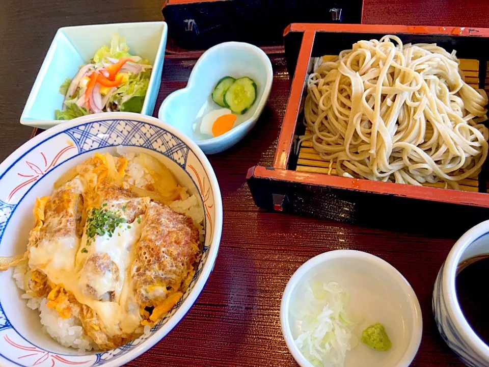 ひれかつ丼と蕎麦セット|htさん