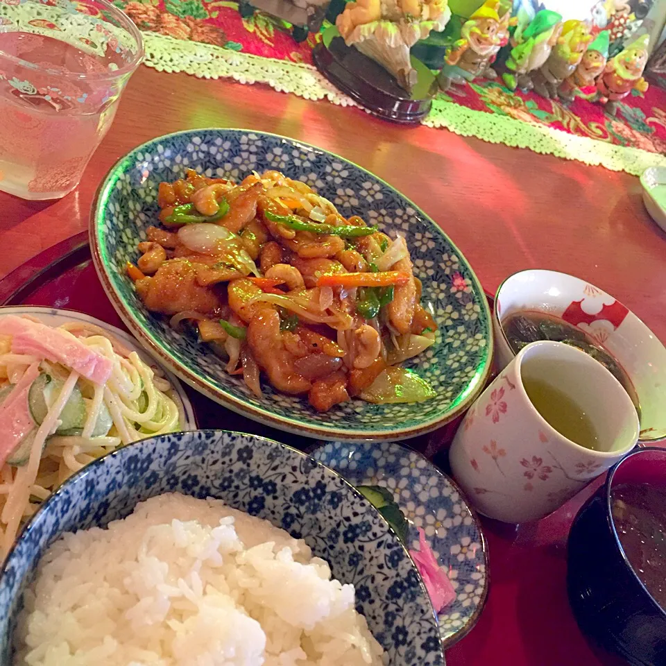 鶏肉とカシューナッツの炒め物定食(大盛り)|Kazuya Kobe Awanoさん