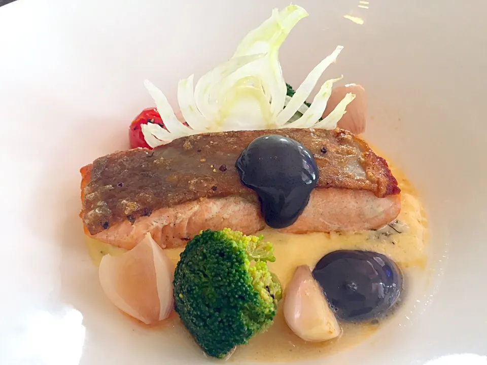 Pan-seared salmon|Sky Blueさん