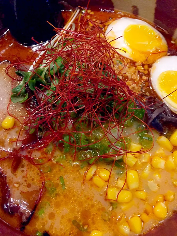 最近ベガスに行くと毎回足を運ぶRamen-Shoku。初の辛味噌担々麺。チャーシューが美味しかったなー|うきさん