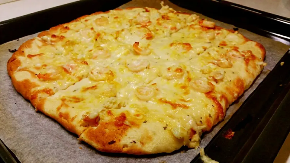 Shrimp scampi pizza|Edible loveさん