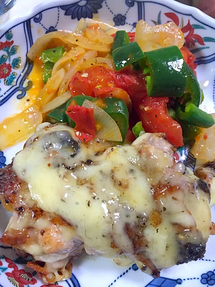 Grilled chicken doused with cheese and vegtables|Mary Annさん