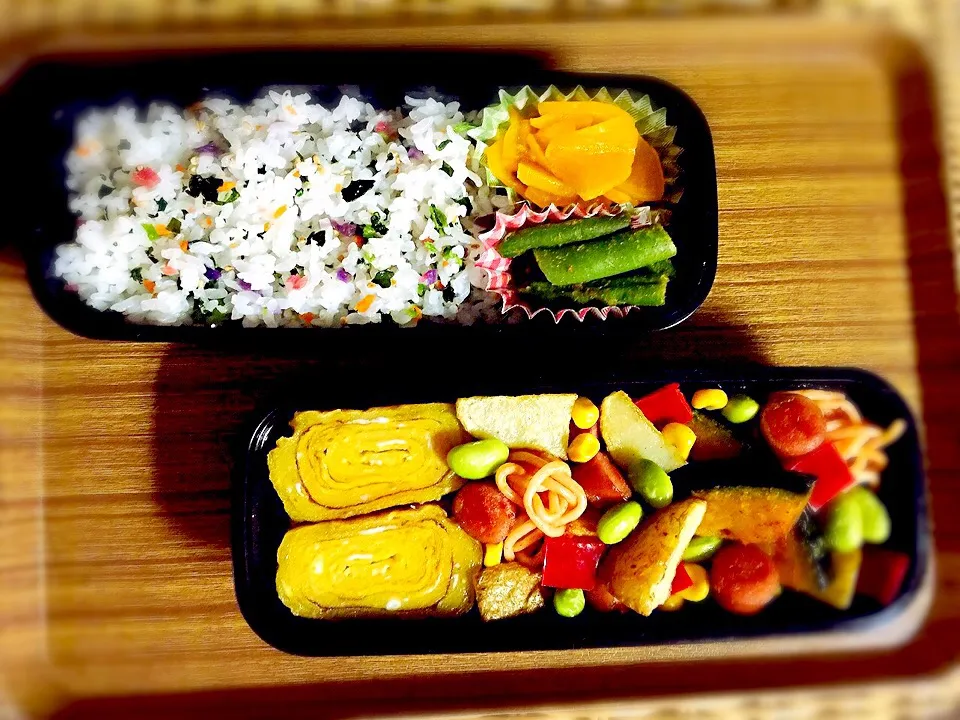 Snapdishの料理写真:お弁当

たまご焼き
フライドポテト
フライドかぼちゃ
かりかりウインナー
枝豆コーン
カレーいんげん|愛さん