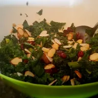 sauté kale, oven roasted garlic and mushroom with sweetened cranberry, roasted non salted almond halves and sunflower seeds drizzled with brags apple cider vine|Natalis Nat-alease Valdesさん