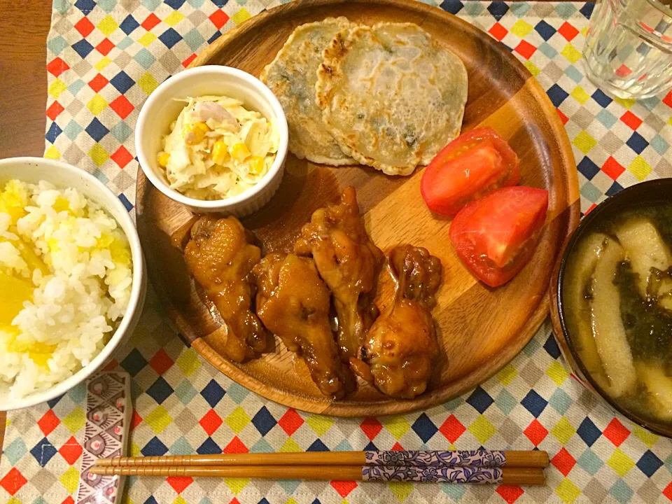 Snapdishの料理写真:手羽元のはちみつ煮 さつまいもご飯 アオサと胡麻のチヂミ コールスロー|haseseさん