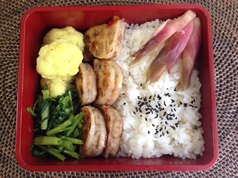 Snapdishの料理写真:レンコンはさみ焼きスイートチリソース弁当|*なおみん*さん