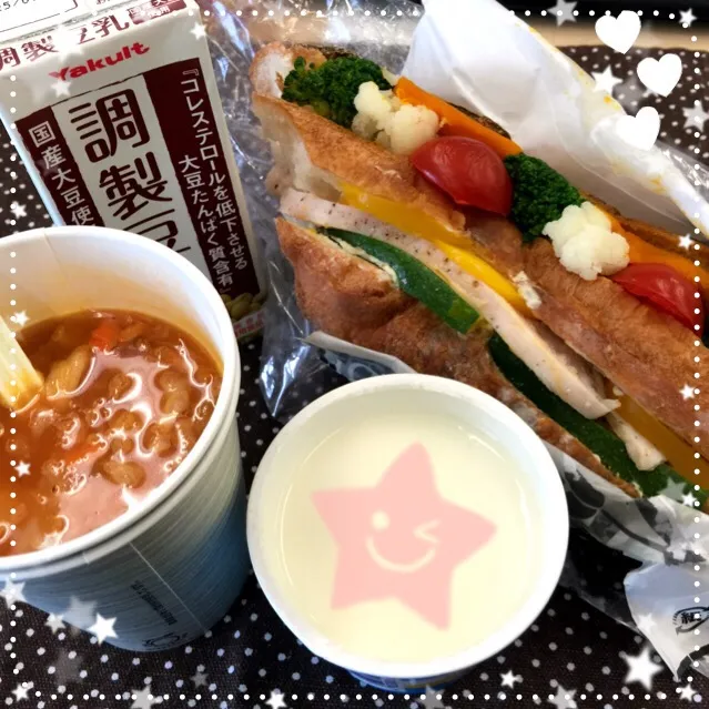 15品目バゲットサンドで会社ランチ•*¨*•.¸¸♬︎|Mehco Coconutvanillaさん