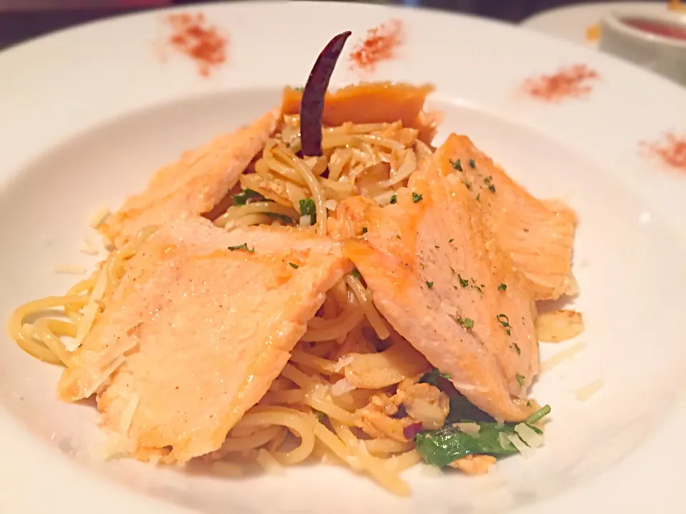 Salmon olio spaghetti|PhUnGさん