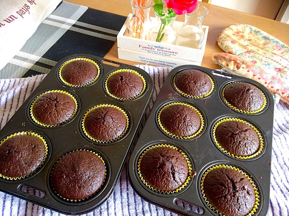 Since it's my day off today making some eggless and butter less chocolate cupcakes 😋|Babyluv Cabrera Ocampoさん