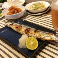 Snapdishの料理写真:秋刀魚の塩焼き|a.mikEさん