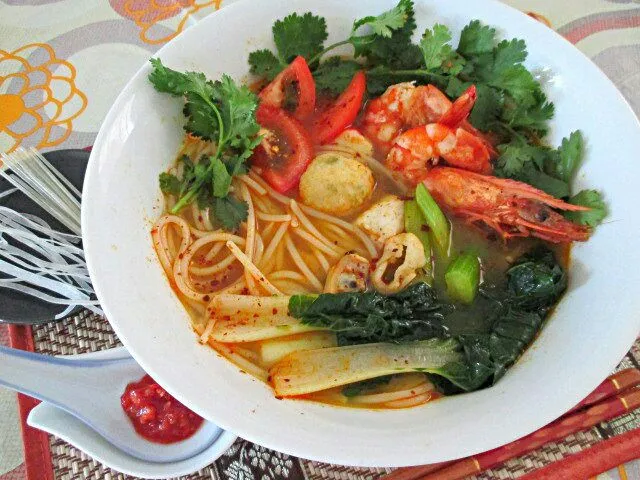 今日は少し爽やかに、アッサム風ラクサ🌺麺はぶるぶるツンツル米麺です～|ふかرさん