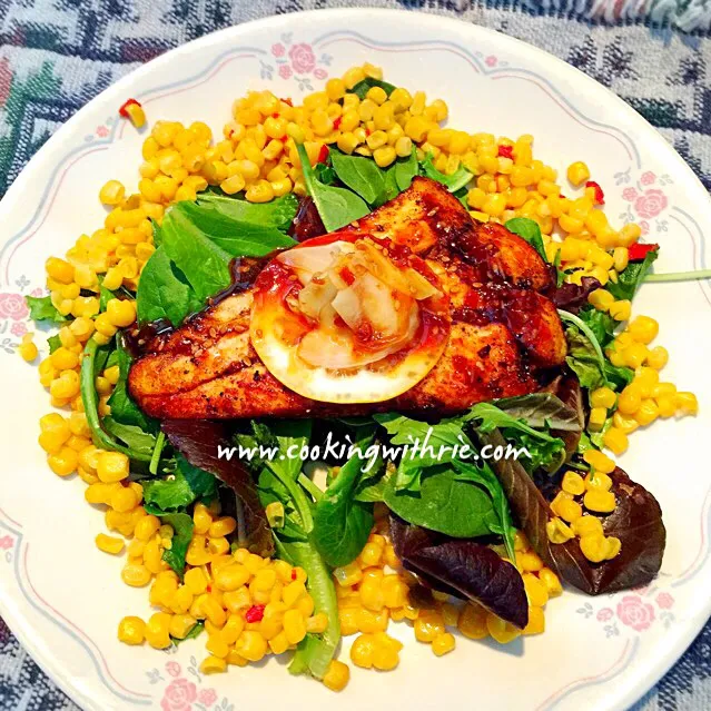 Fresh Crispy Halibut on the bed of green salad and sauté butter corn|rie simsさん