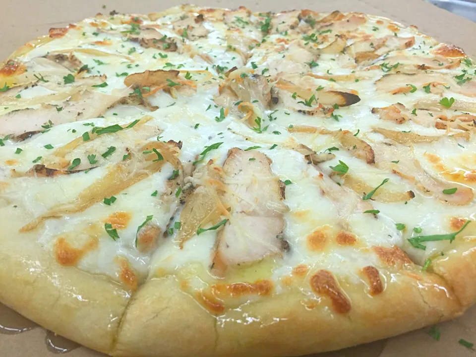 Chicken Alfredo Pizza|Chef Ampさん