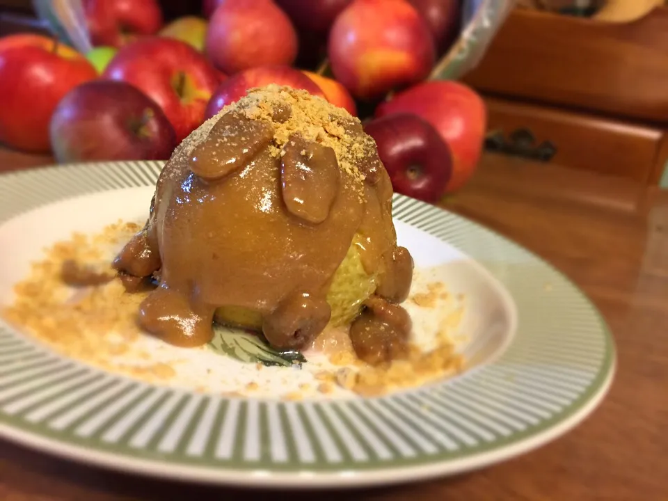 Cheesecake Baked Apple|Lara Marie VanLooさん